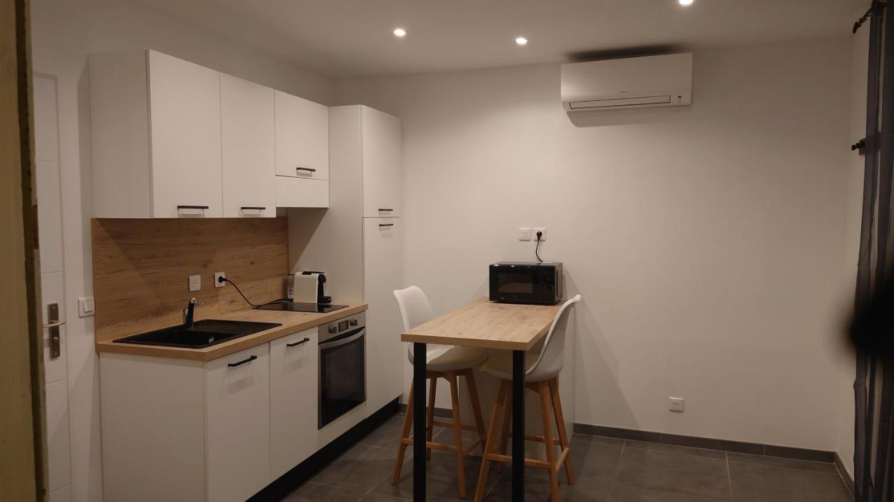Appartement De La Tour Connaux Экстерьер фото